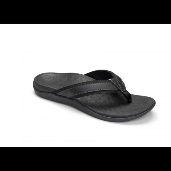 vionic black flip flops